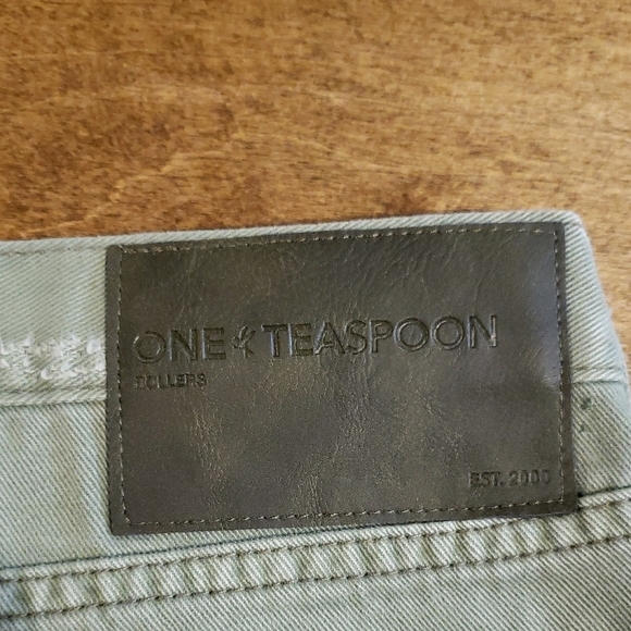 One Teaspoon Women's Olive Green Distressed Khaki Rollers Shorts 32 - Picture 5 of 8